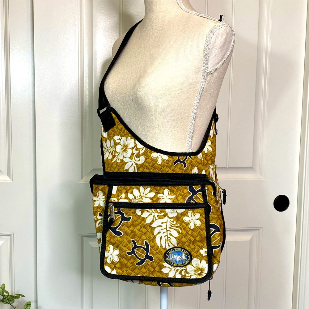Hawaii Spirit Multi-Pocket Crossbody Bag